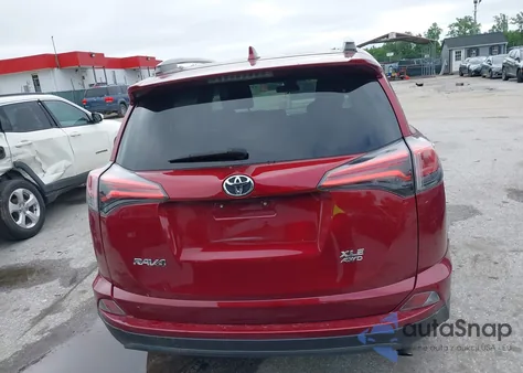 2018 Toyota Rav4 Xle z USA, uszkodzony, nr VIN 2T3RFREV2JW839921